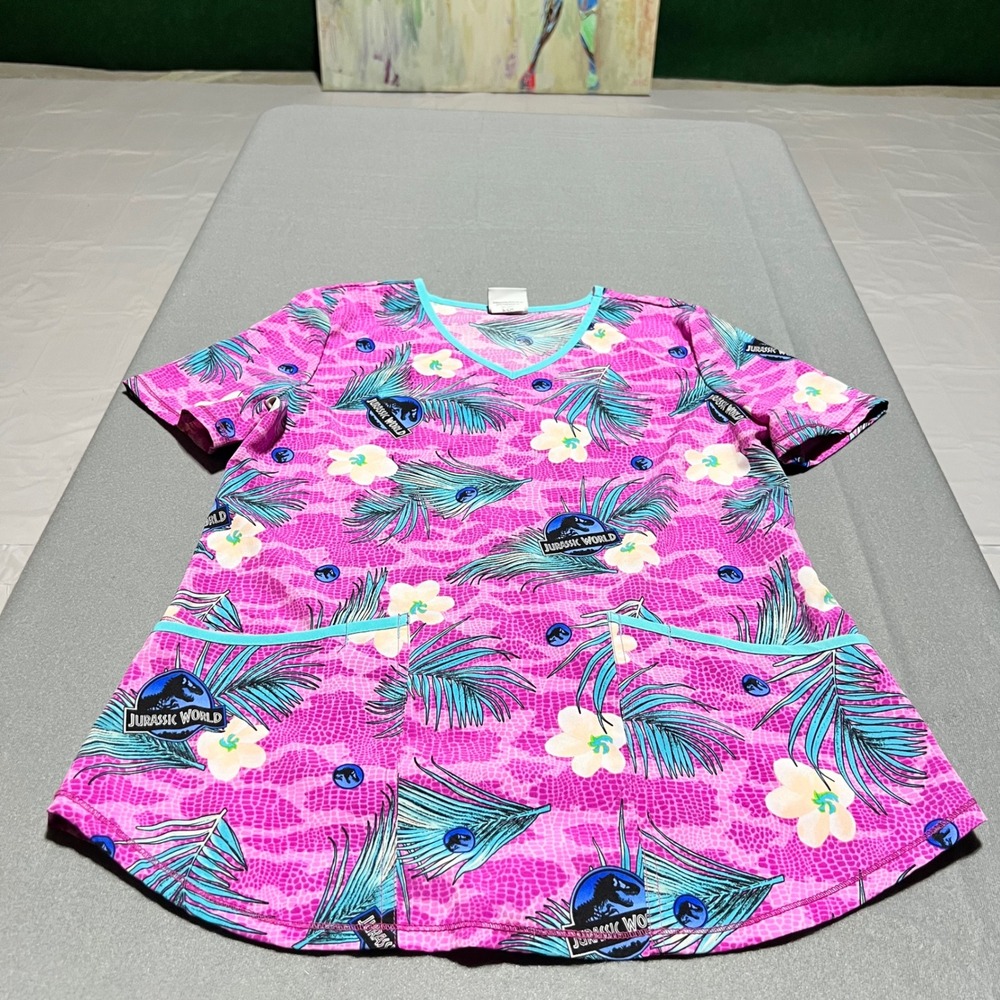 Jurassic World Dominion Scrub Top Pink Tropical Dinosaur Print V-Neck Small